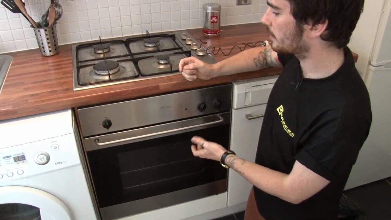 Gas wall oven